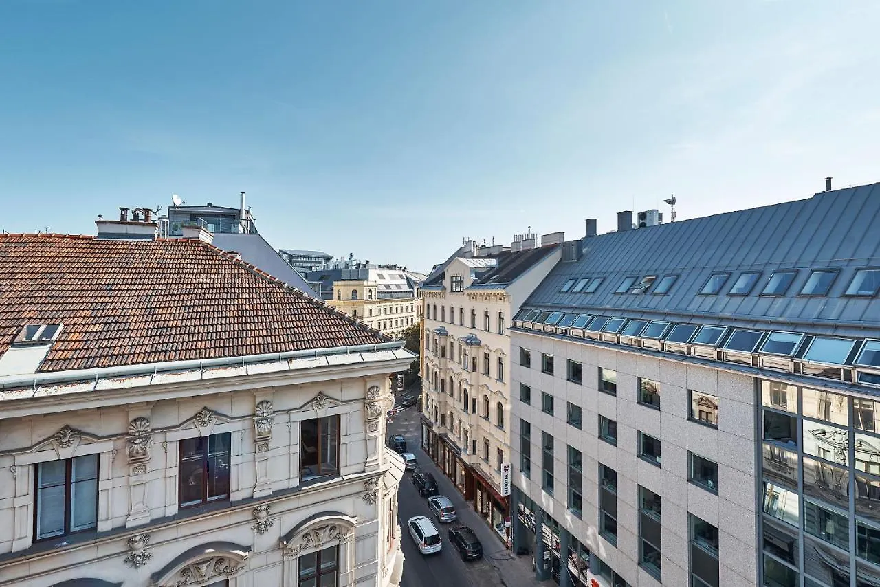 6 Rooms Vienna 0*,