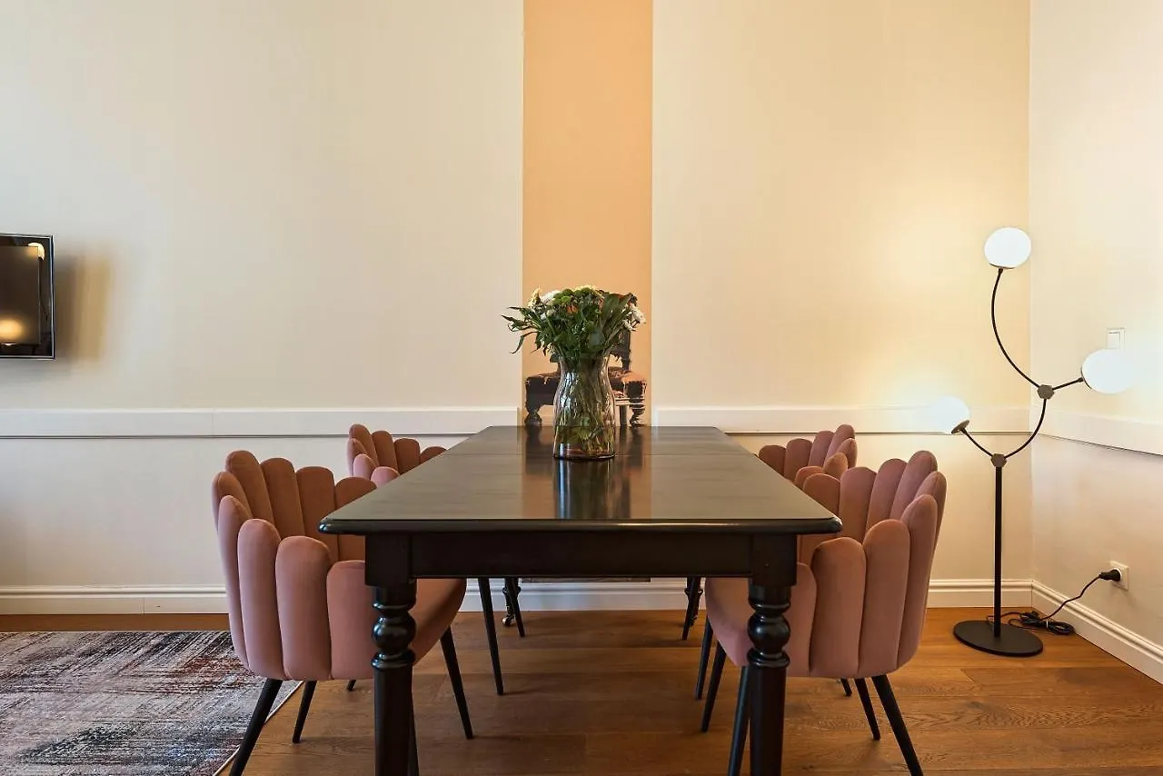 6 Rooms Vienna