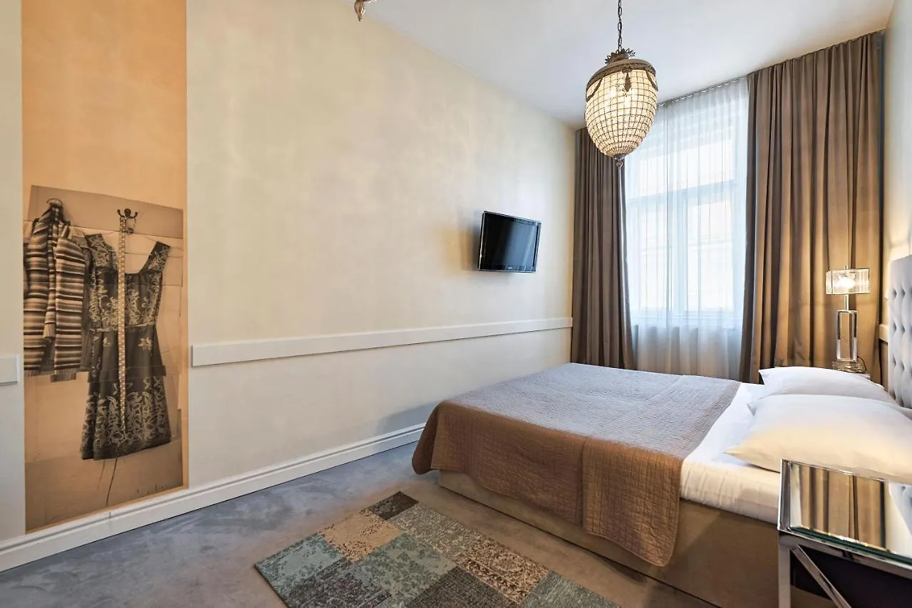 6 Rooms Vienna Austria