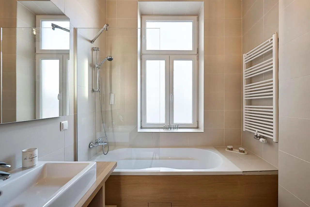 6 rooms Naschmarkt Wenen 0*,  Oostenrijk