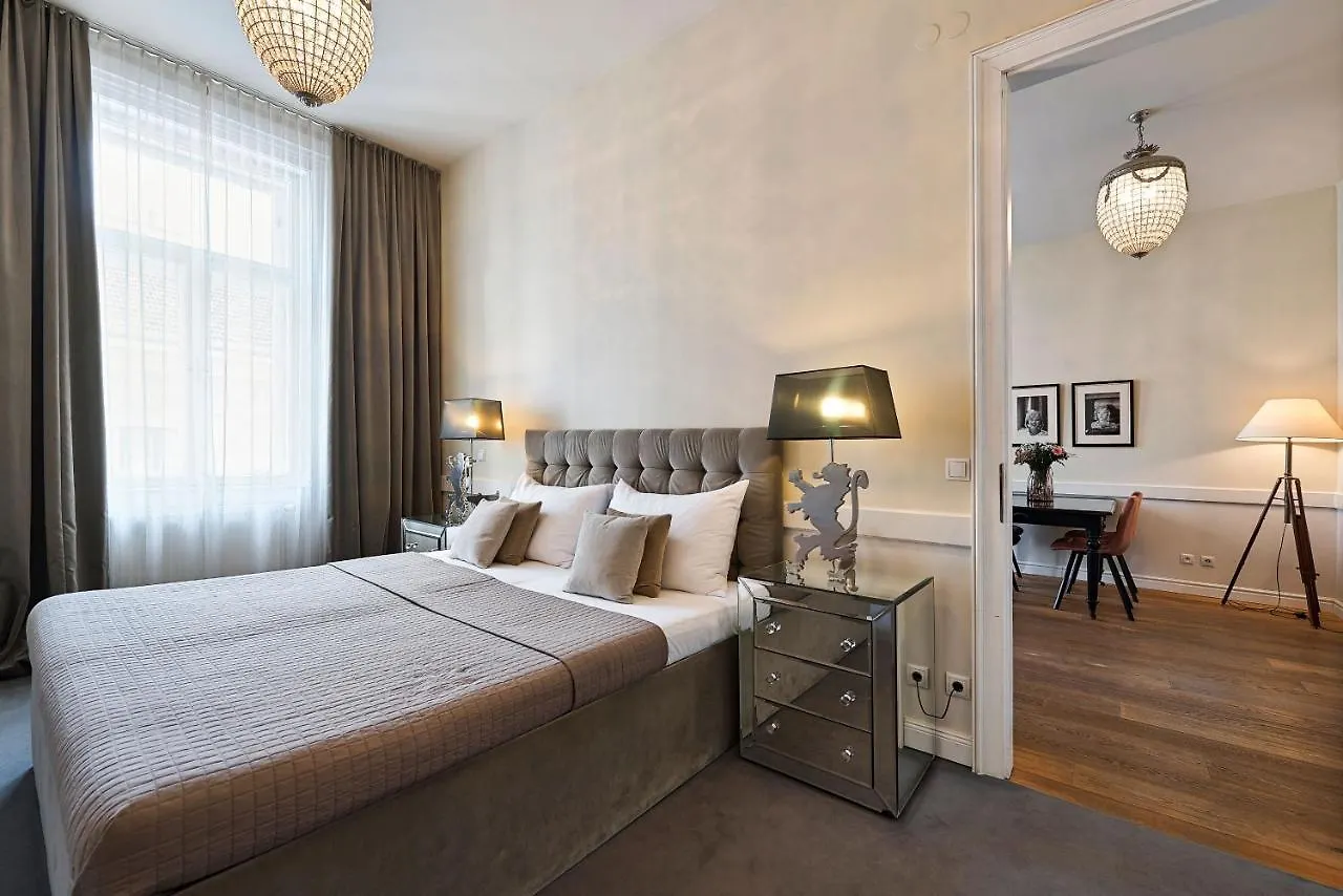 6 rooms Naschmarkt Wenen Appartement