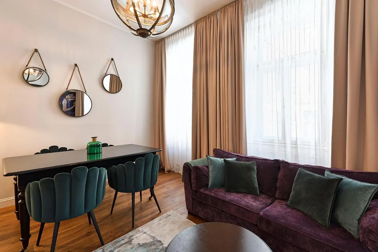 וינה 6 Rooms דירה