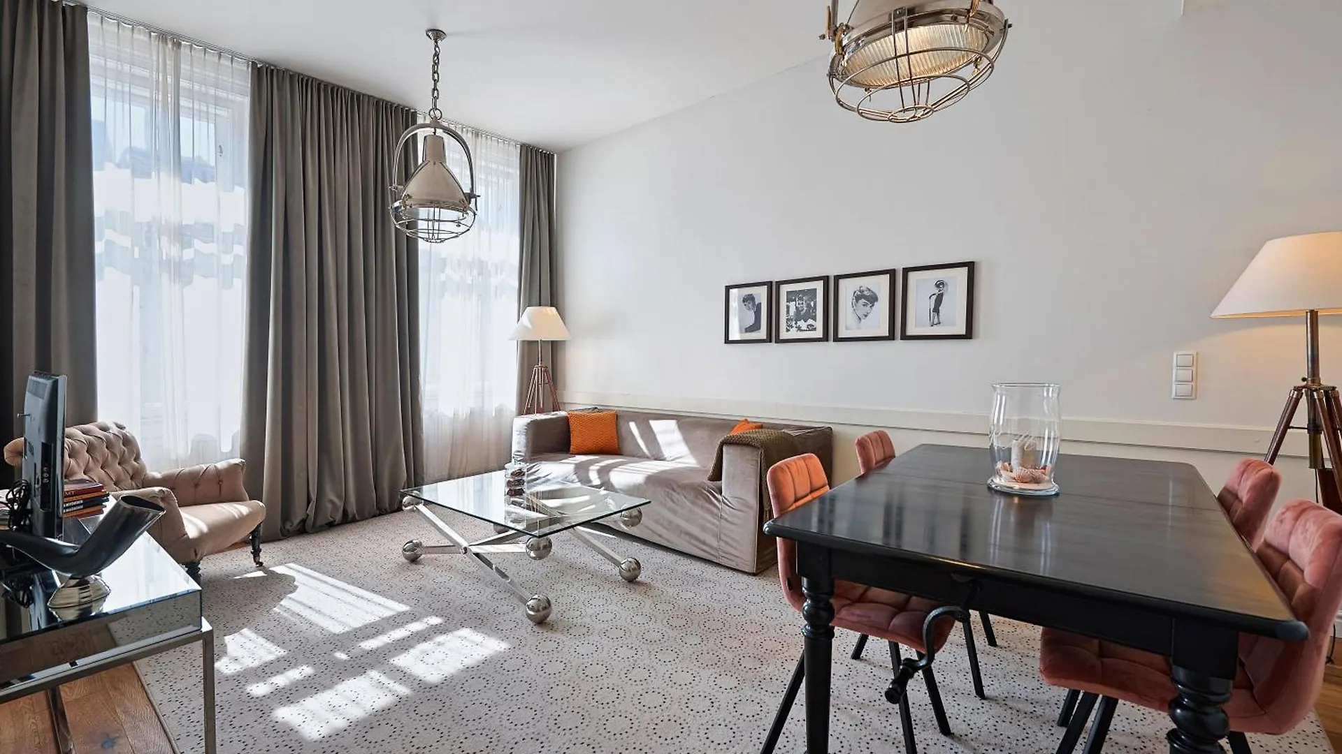 6 Rooms Vienna 0*,  Austria