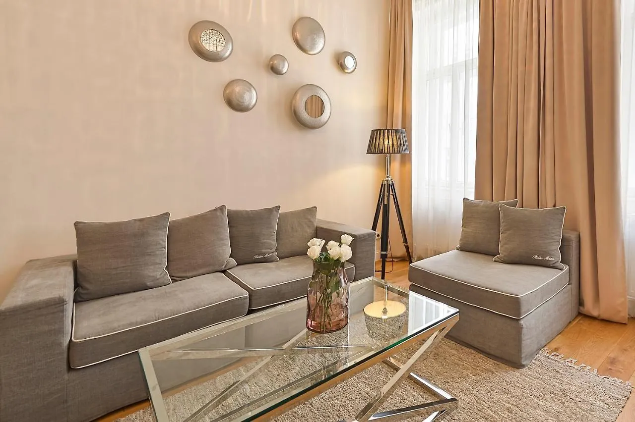 וינה 6 Rooms דירה