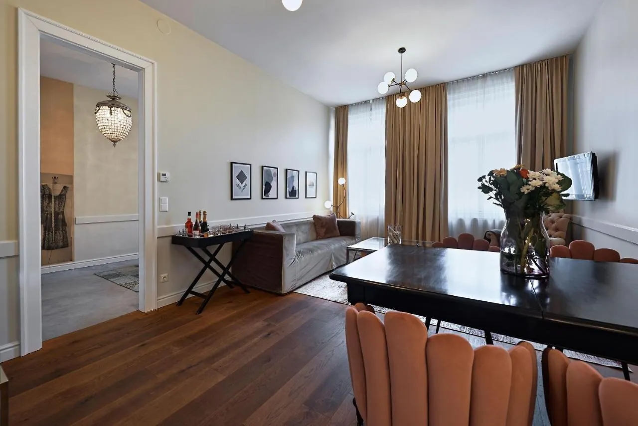 6 Rooms Vienna 0*,