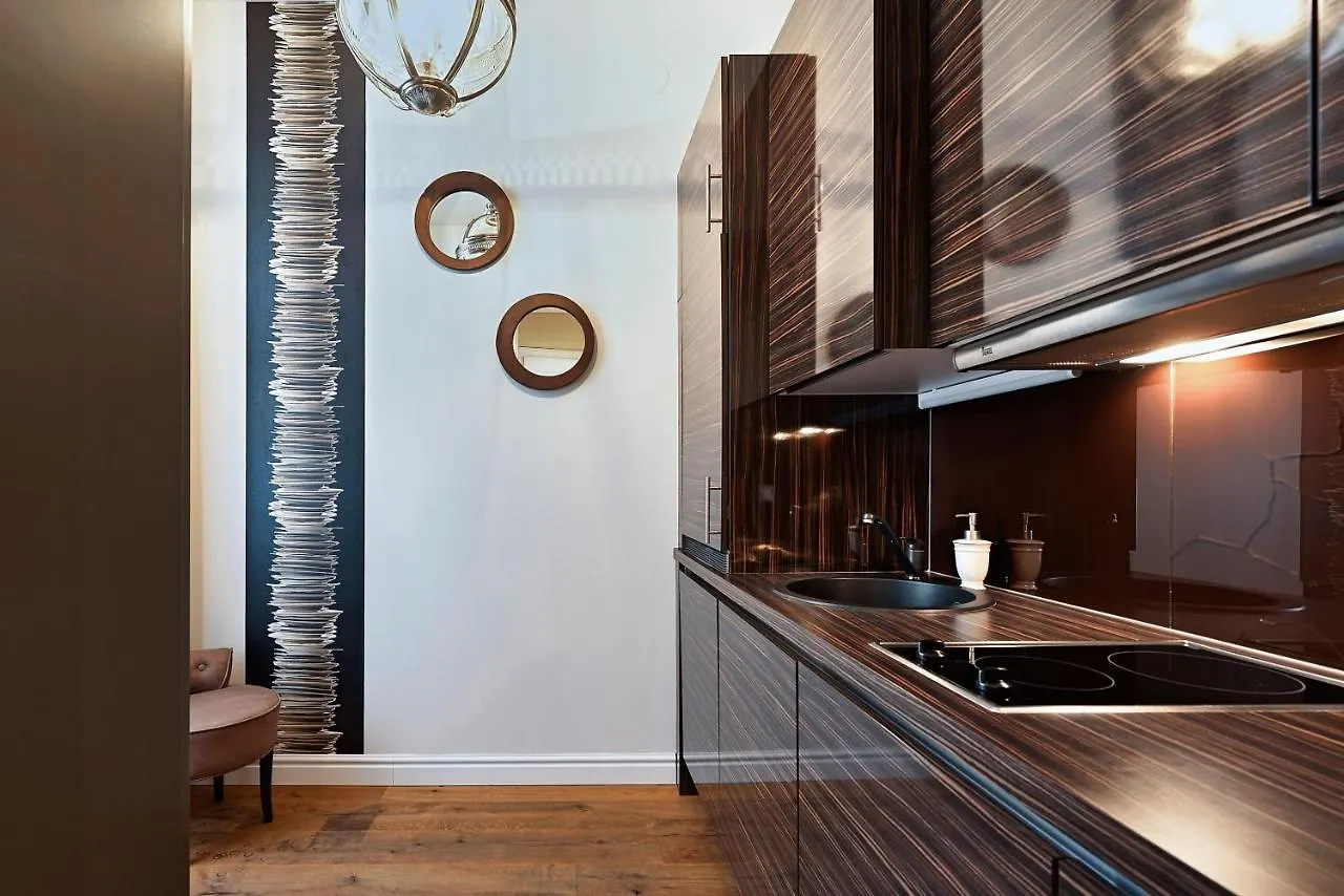 6 Rooms Vienna