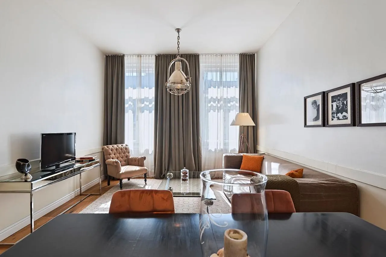 6 Rooms Vienna Austria