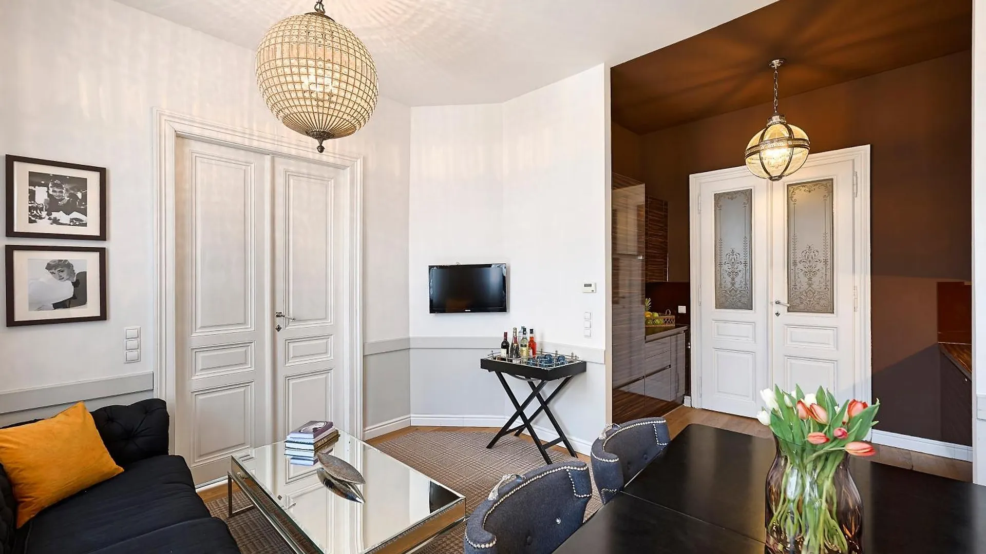 6 Rooms Vienna 0*,
